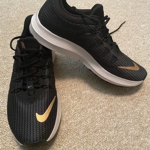 Nike Running black/gold sneaker - NEW sz 7.5